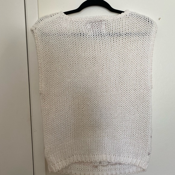 VINTAGE embroidered sweater vest. - Picture 5 of 6